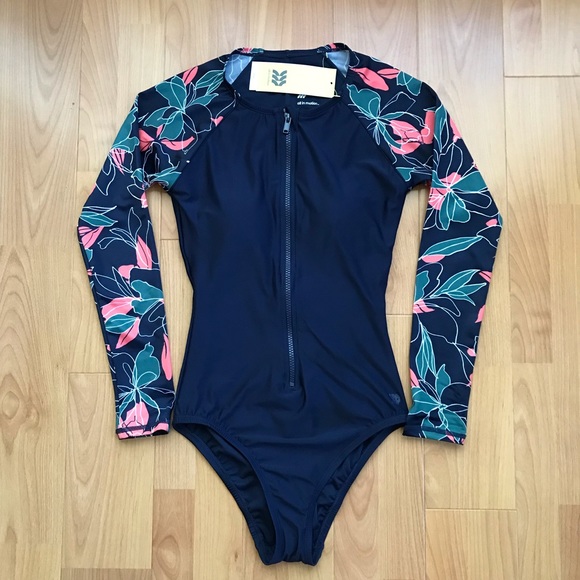 ❌Sold❌New All In Motion rash guard one piece swimsuit with long sleeves - Picture 3 of 11